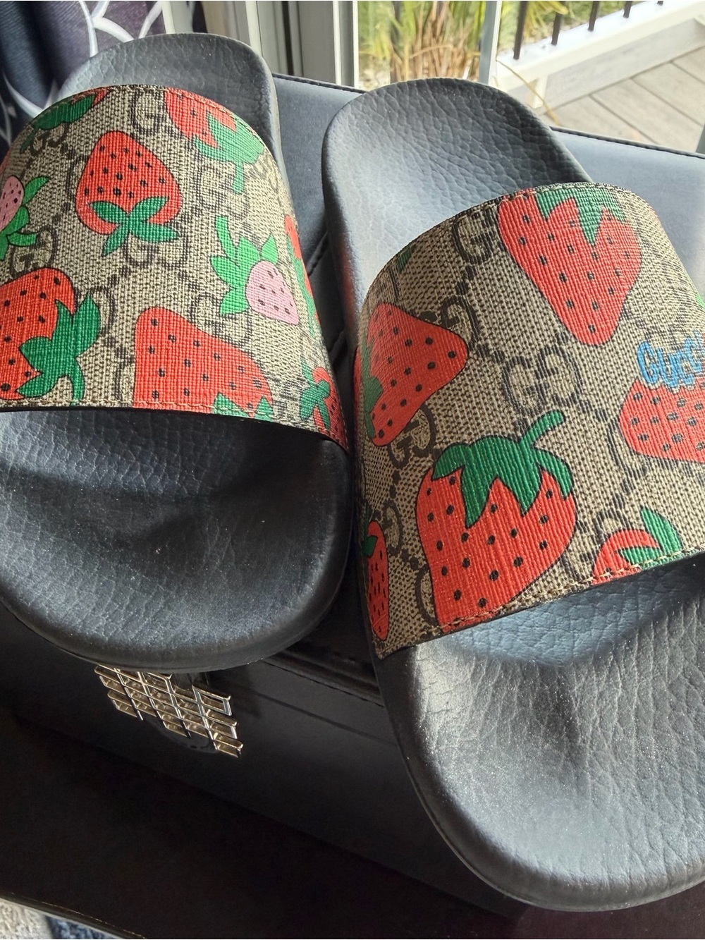 Gucci GG SUPR TASTY Strawberry Print Slide Sandals - Women’s SZ 38 EU